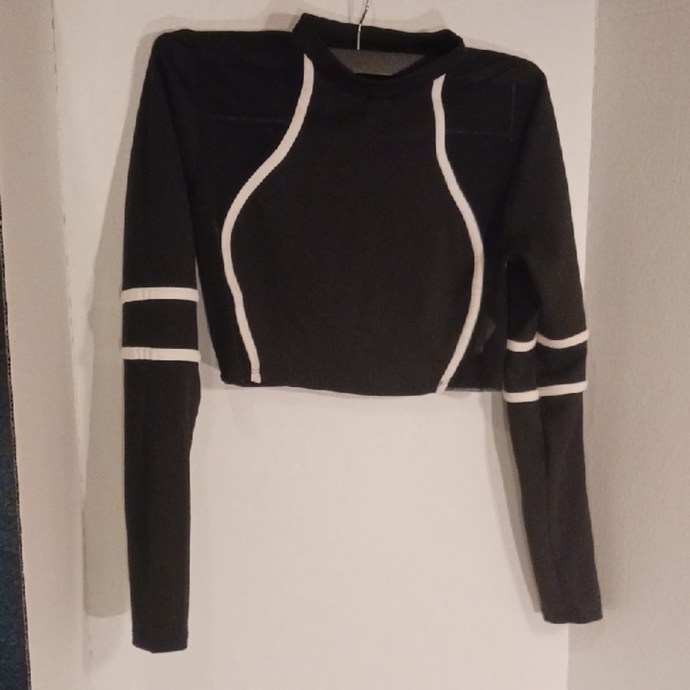 Women's WinWin Black and White Long Sleeve Crop Top Size M